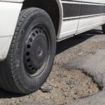 pothole-1703340_1280